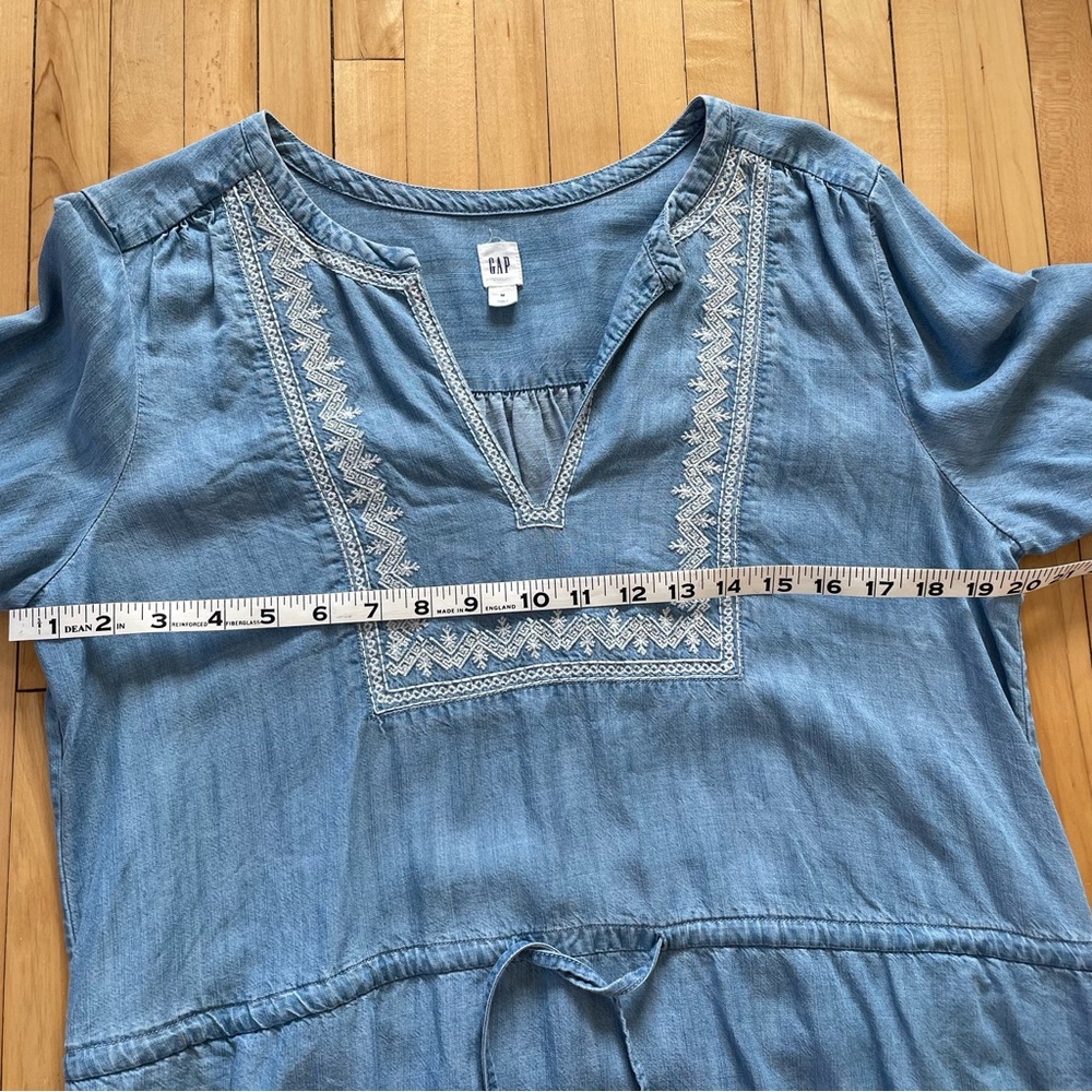 Gap blue denim mini dress with white embroidery and tie waist medium - Picture 12 of 12